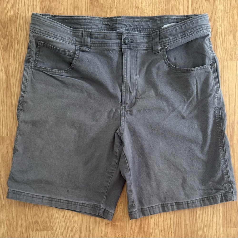 Columbia Gray Cotton Stretch Shorts Men’s 36W 10” Inseam Casual Chino AX2994